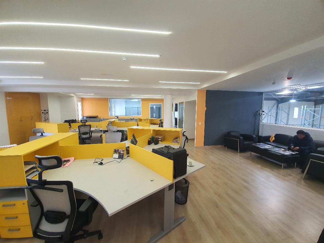 Aménagement intérieur du Nouveau Siège EPIROC MAROC, bureaux et unité logistique — 11